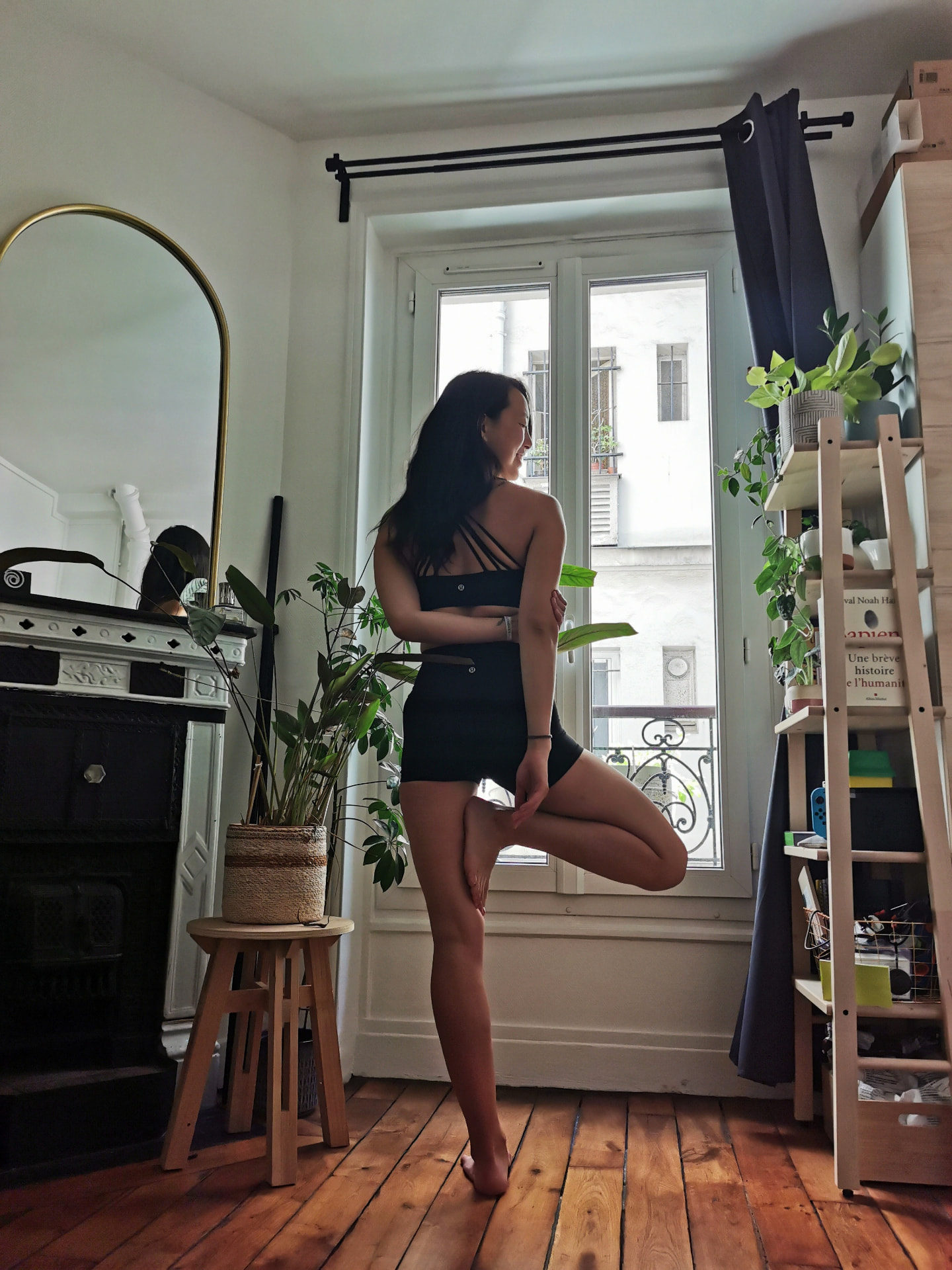 Posture de yoga — équilibre sur une jambe